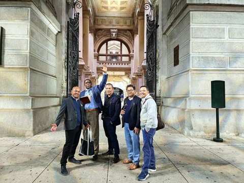 Leaders on the road in Philadelphia