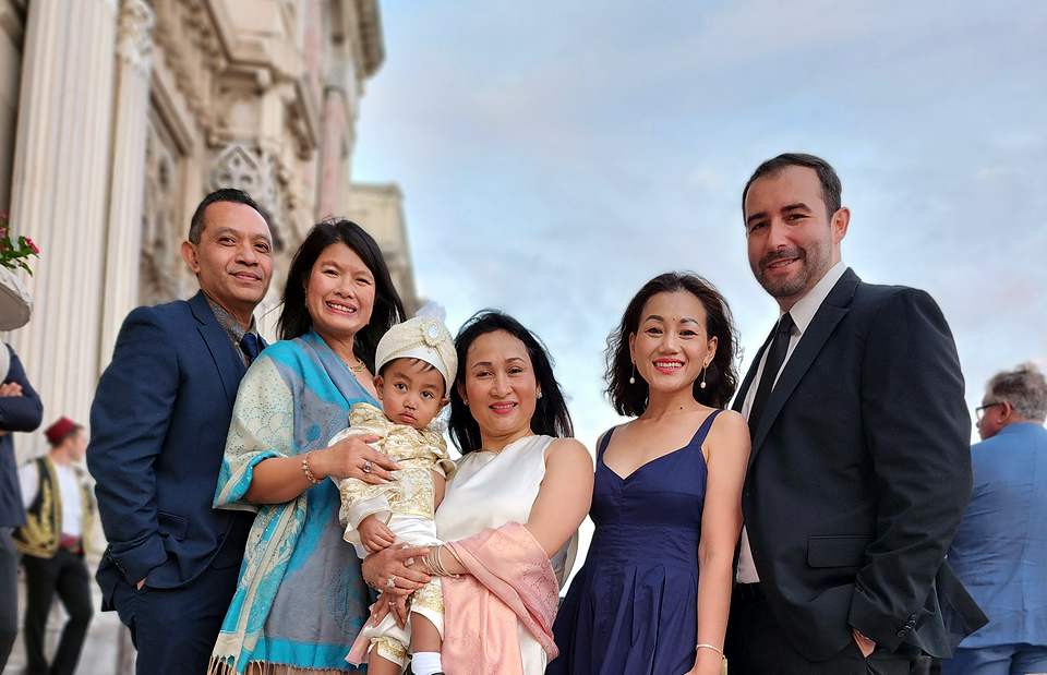 SEEDS family on the palace steps