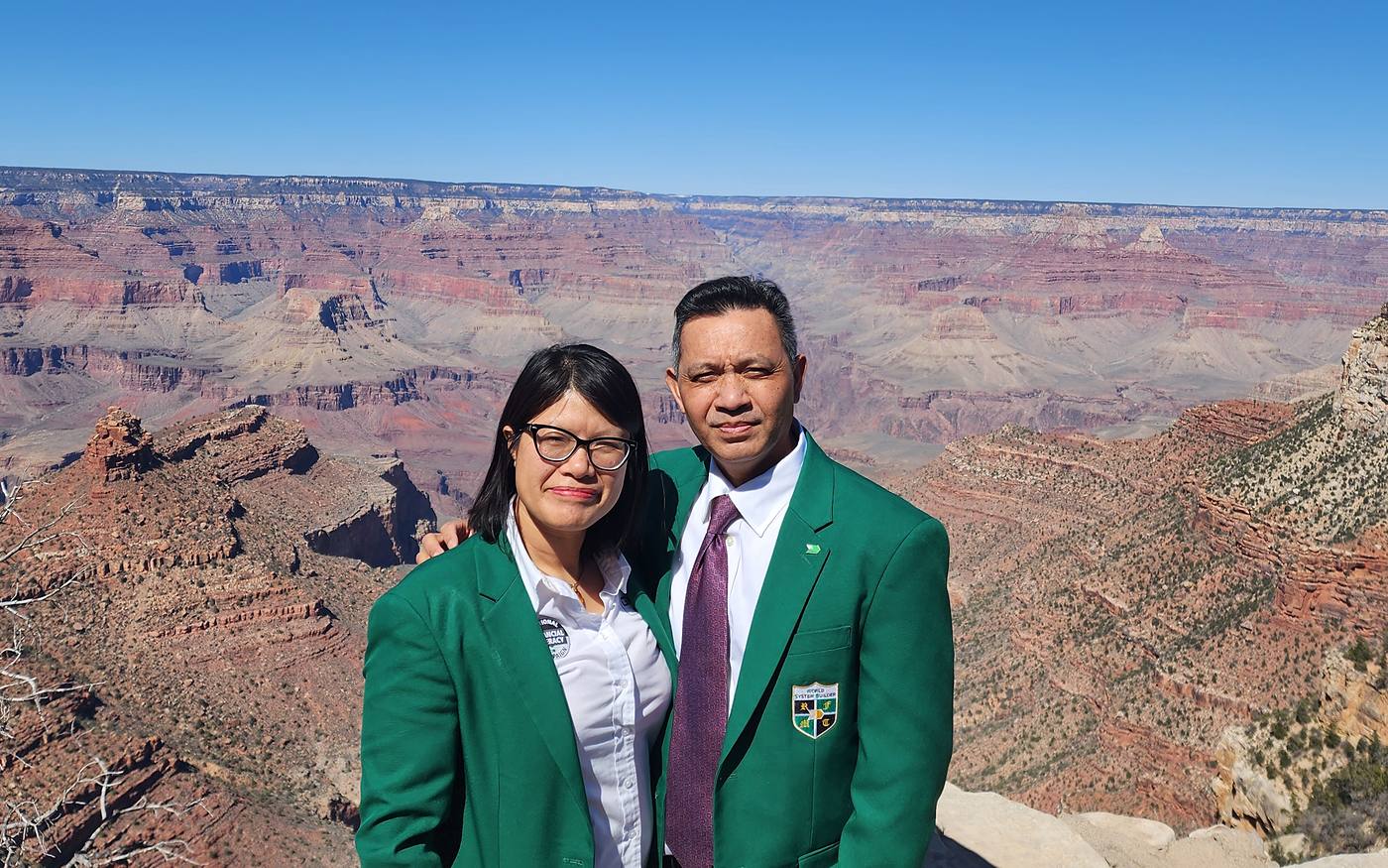 SEEDS leaders in green jackets at the Grand Canyon